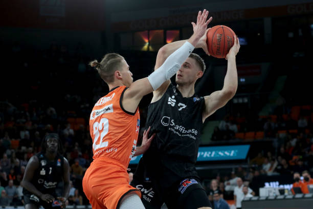 接发球主动 接发球主动